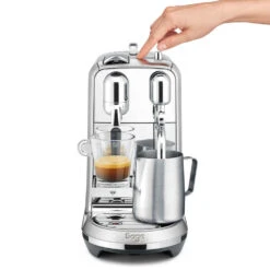 Sage Creatista Plus Nespressomachine RVS -Koffie- en theewinkel sage creatista rvs voorzijde 1